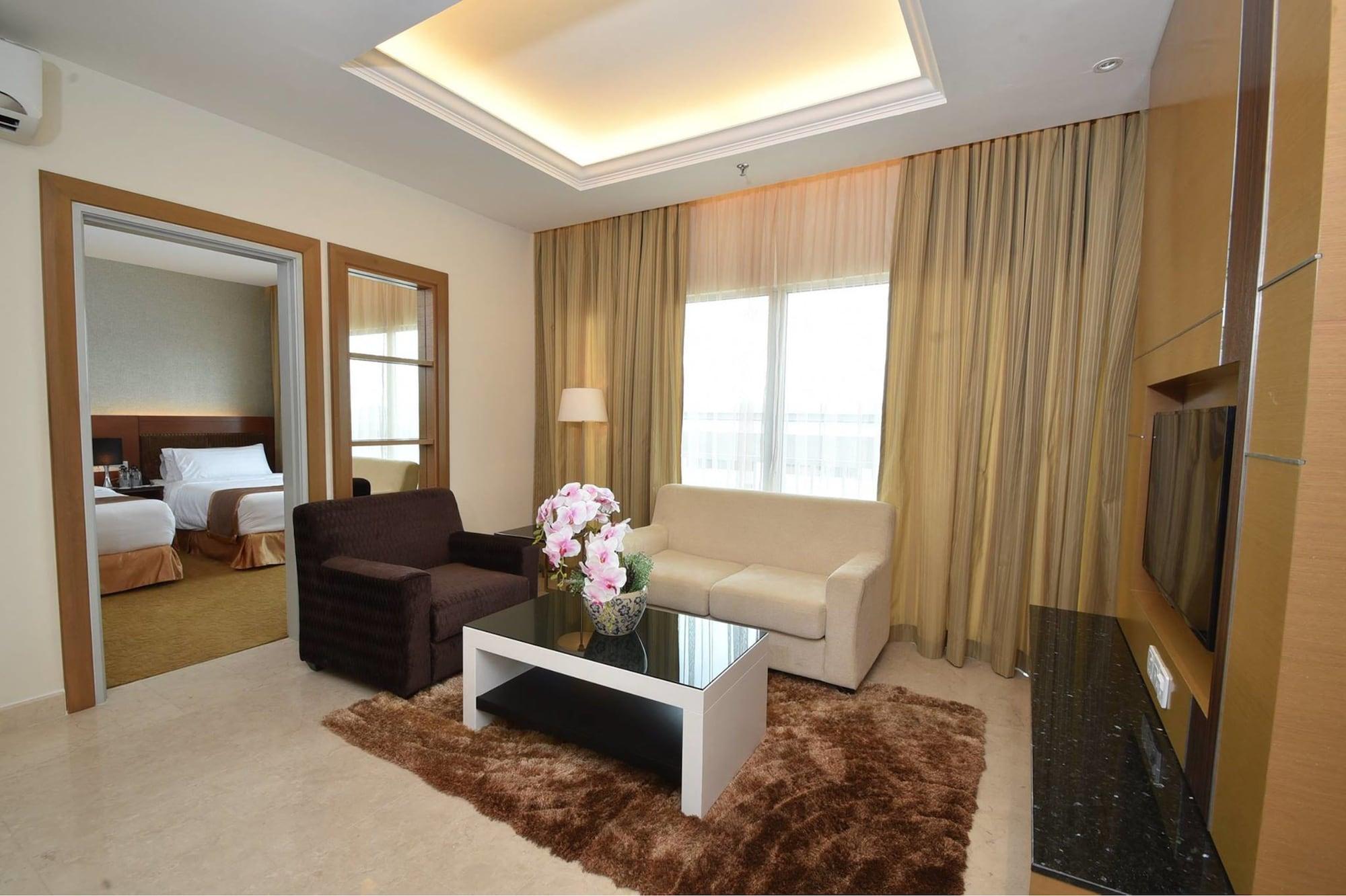 Tenera Hotel Bangi Esterno foto Suite