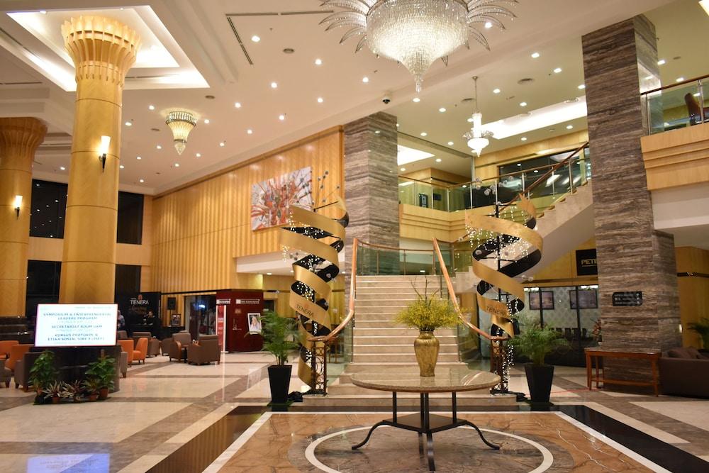 Tenera Hotel Bangi Esterno foto Lobby