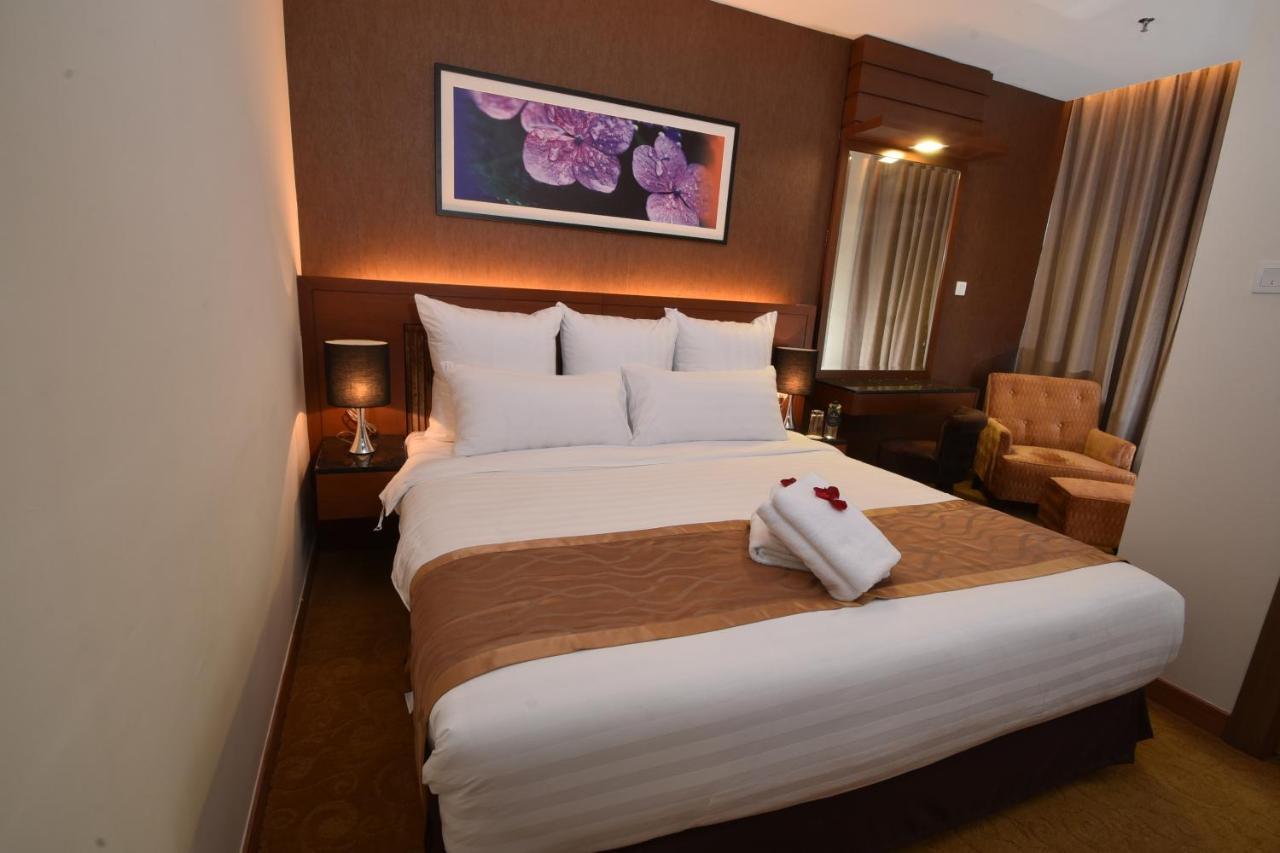 Tenera Hotel Bangi Esterno foto