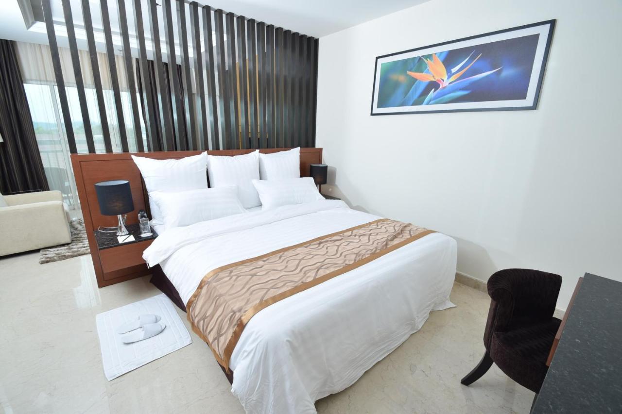 Tenera Hotel Bangi Esterno foto A bedroom at the hotel