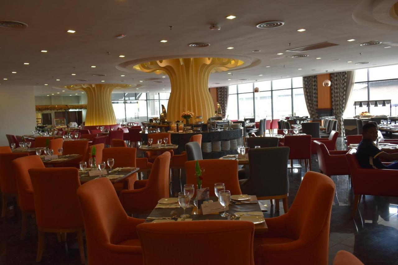 Tenera Hotel Bangi Esterno foto The restaurant